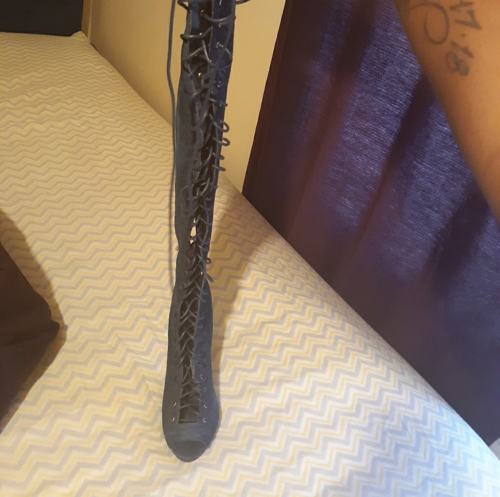 Thigh high Heel